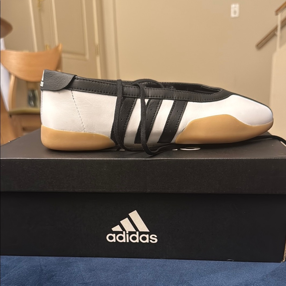 Adidas Women’s Taekwondo Mei Ballet (White Black)